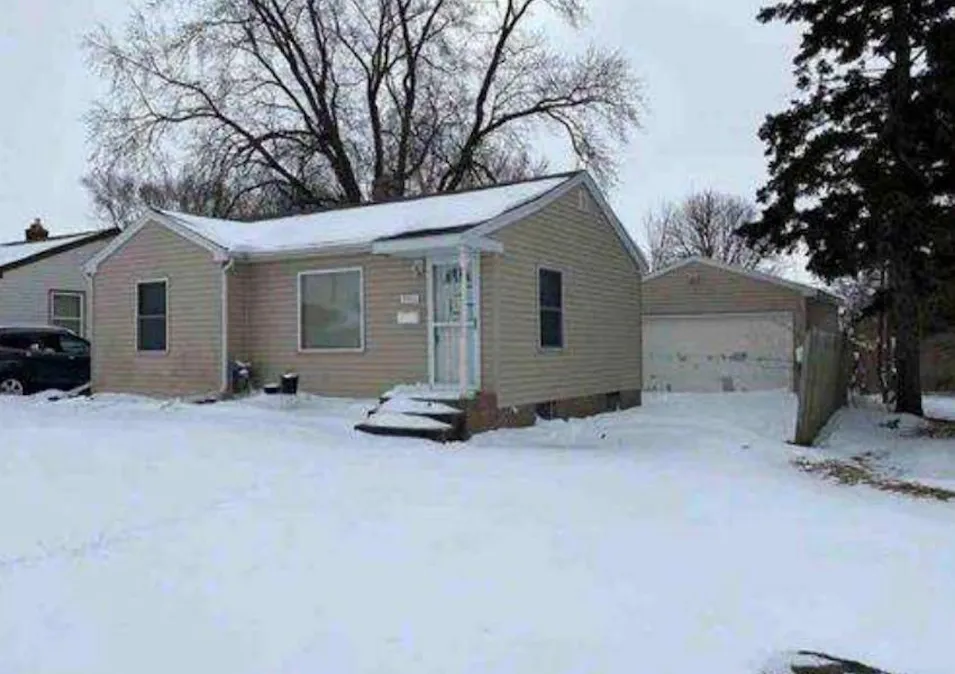 2162 4th St East Saint Paul, MN 55119, Ramsey County