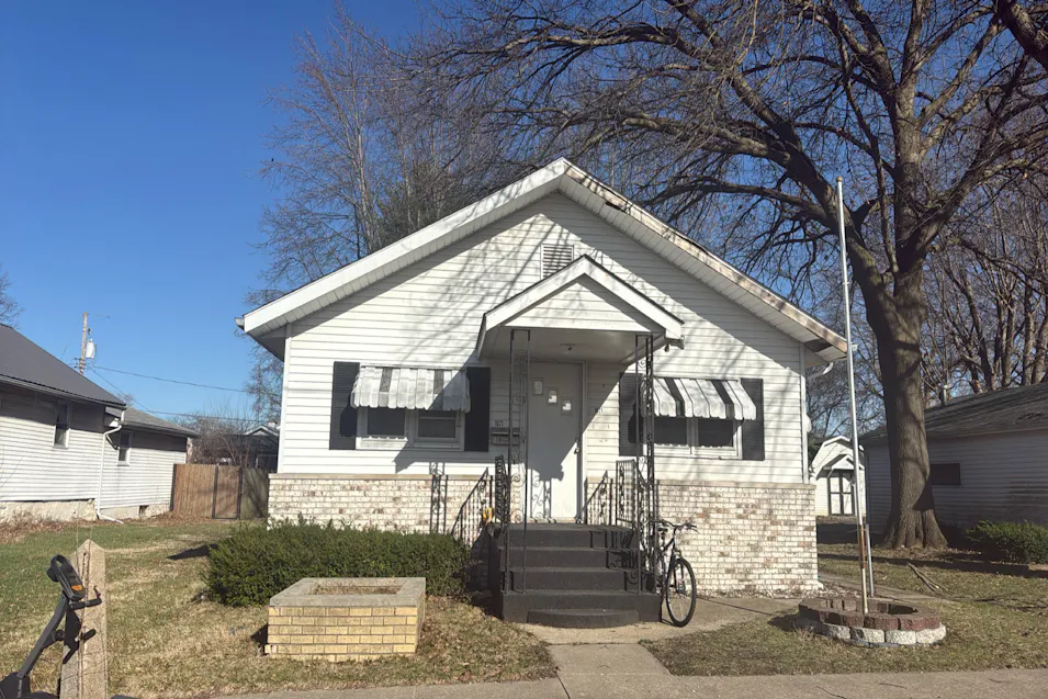 1021 Crittenden St Carlinville, IL 62626, MacOupin County