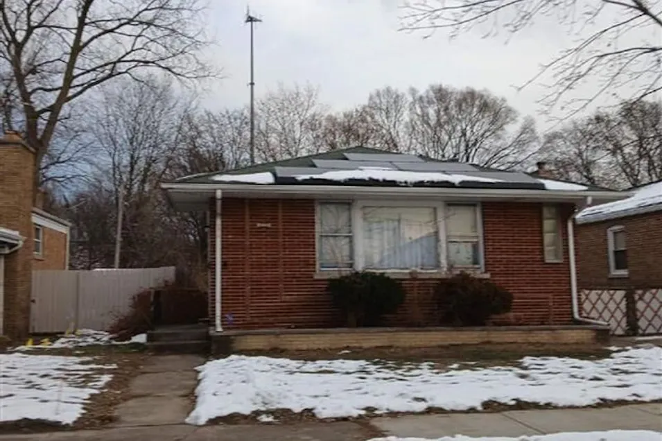 14329 S Hoxie Ave Burnham, IL 60633, Cook County