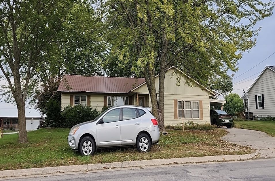 213 N Elm Street Emma, MO 65327, Saline County