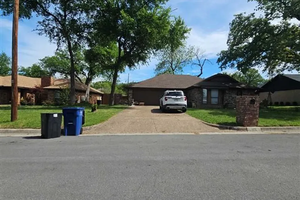 116 Northeast Shady Oaks Drive Burleson, TX 76028, Tarrant County