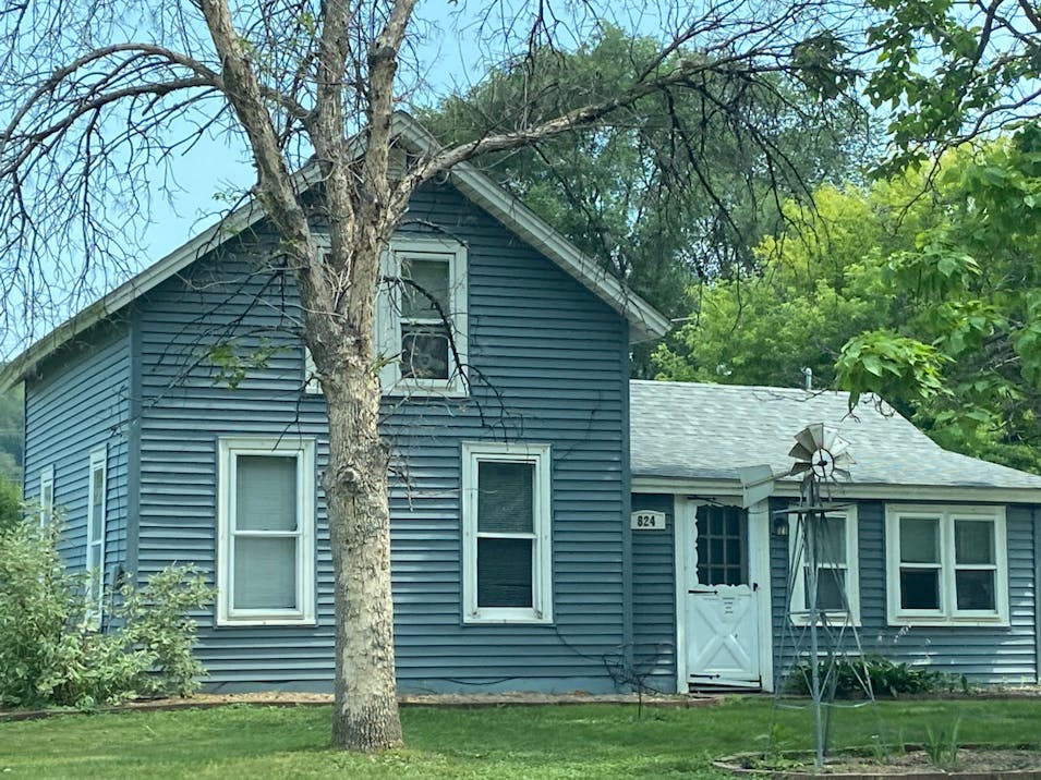 824 7th Ave Newport, MN 55055, Washington County