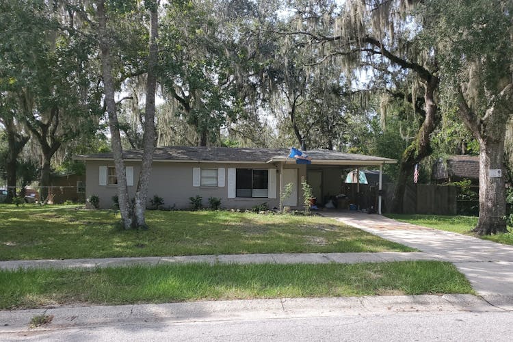 1328 Cambridge Drive Leesburg, FL 34748, Lake County