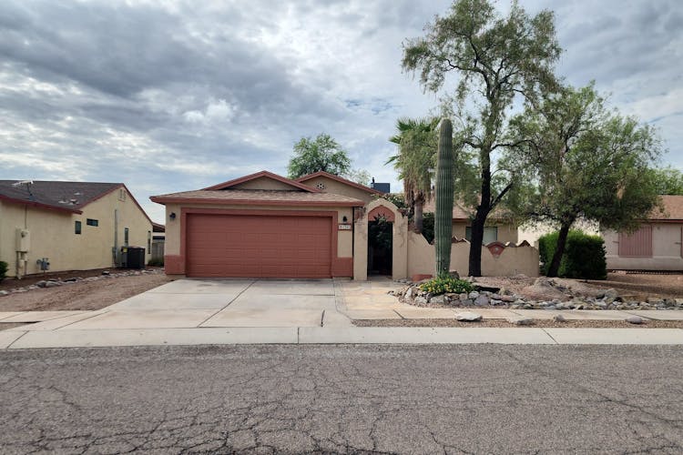 1545 West Deacon Drive Tucson, AZ 85746, Pima County