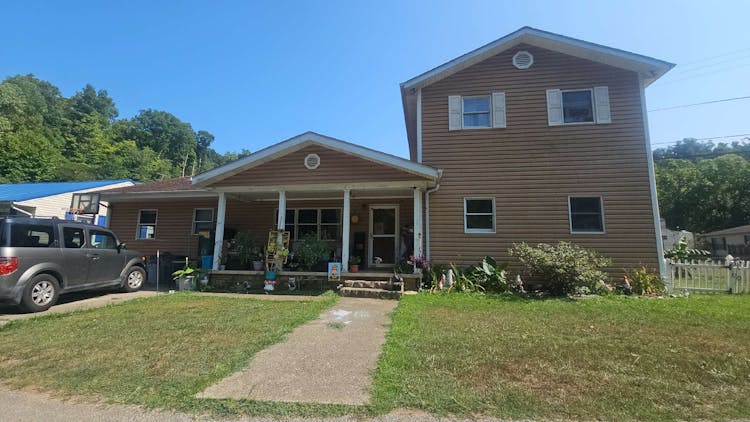 1 Greenridge Dr Huntington, WV 25704, Cabell County