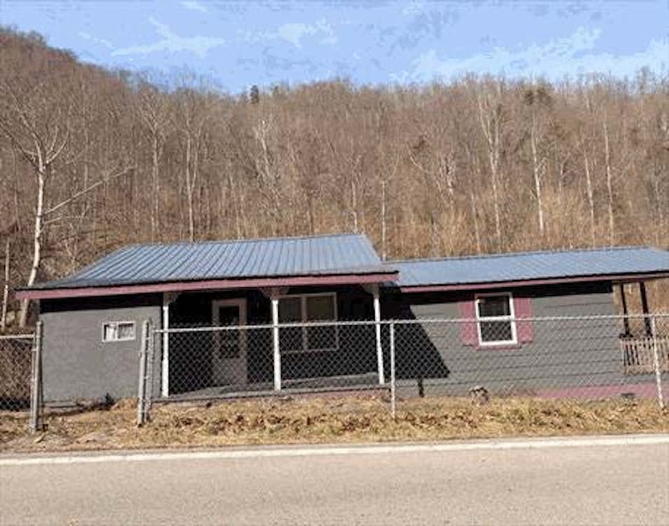 4883 Marrowbone Creek Rd Elkhorn City, KY 41522, Pike County