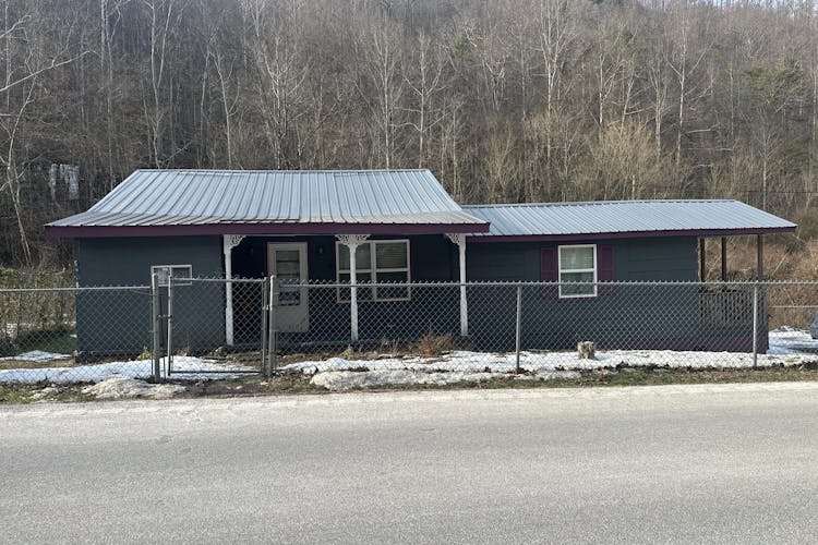 4883 Marrowbone Creek Rd Elkhorn City, KY 41522, Pike County