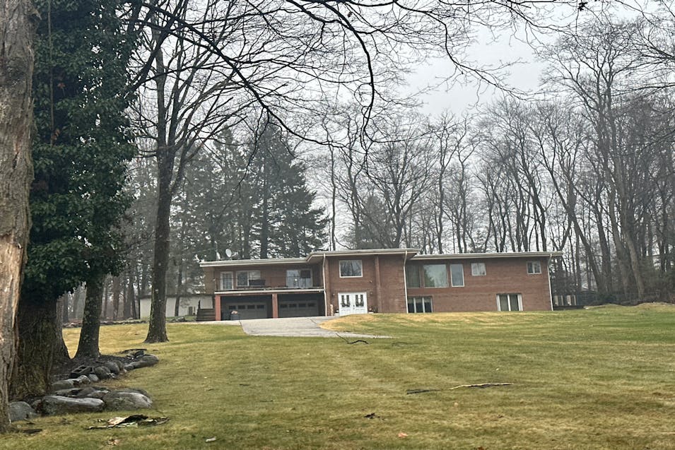 288 E Saddle River Upper Saddle River, NJ 07458, Bergen County