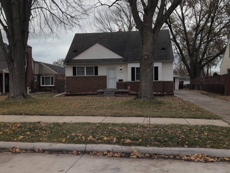 26436 Elm St Roseville, MI 48066, Macomb County
