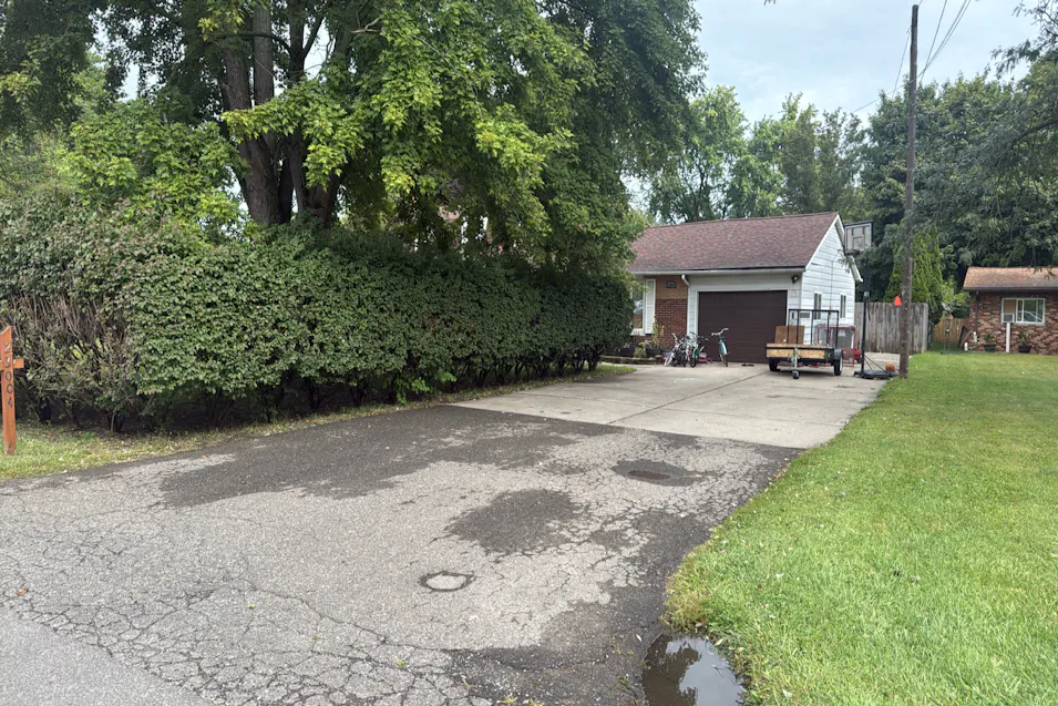 23004 Kensington St Taylor, MI 48180, Wayne County