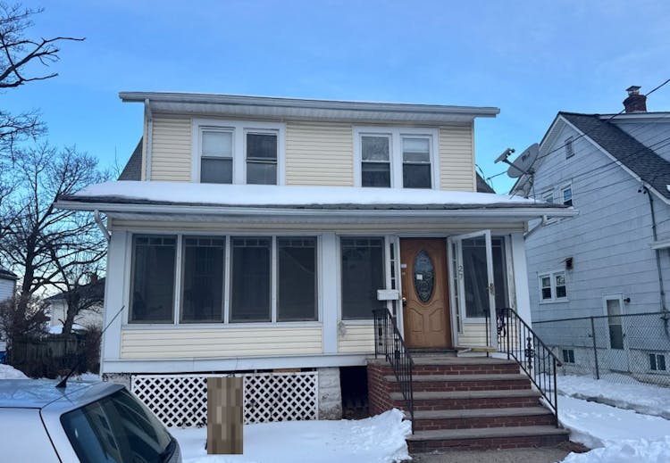 27 Roselyn Place Vauxhall, NJ 07088, Union County