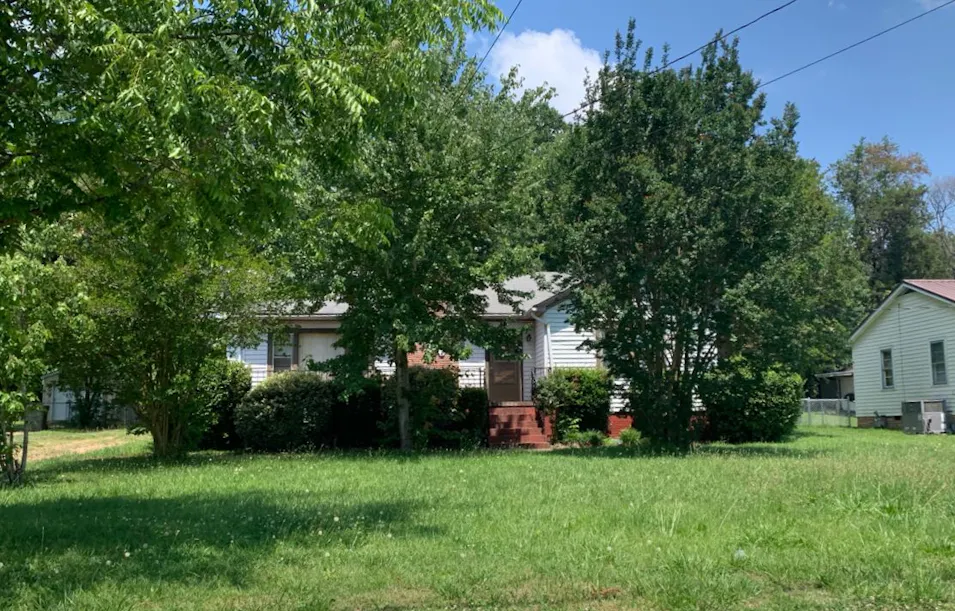 811 North Adair Street Clinton, SC 29325, Laurens County