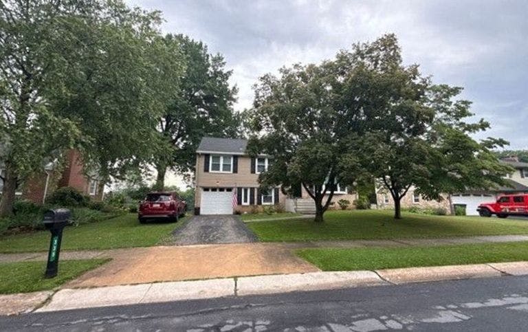 335 FOLKSTONE Way
