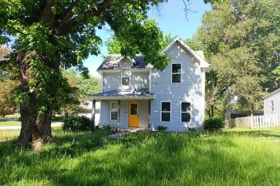 304 N Harrison St Stuart, IA 50250, Guthrie County