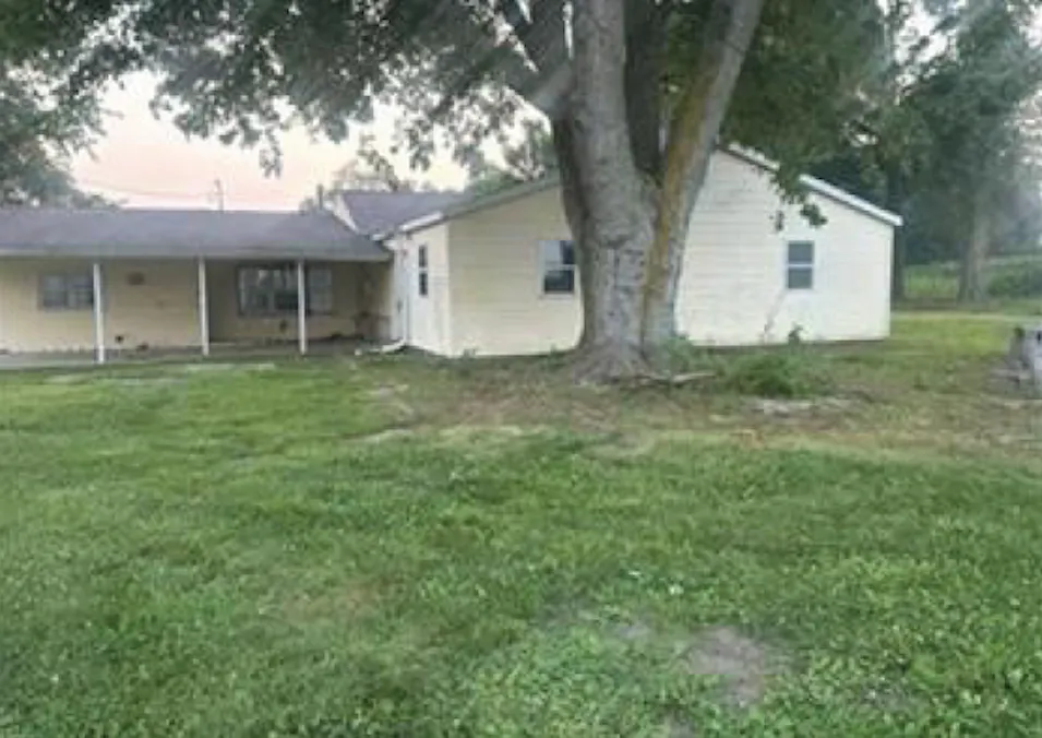6198 N Melrose Road Martinsville, IL 62442, Clark County