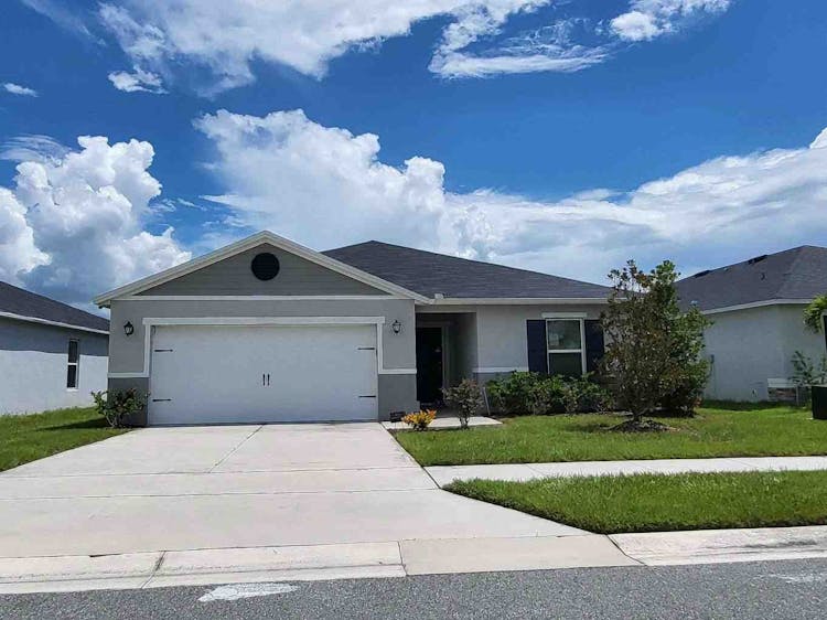 1371 Pompay Dr Davenport, FL 33896, Polk County