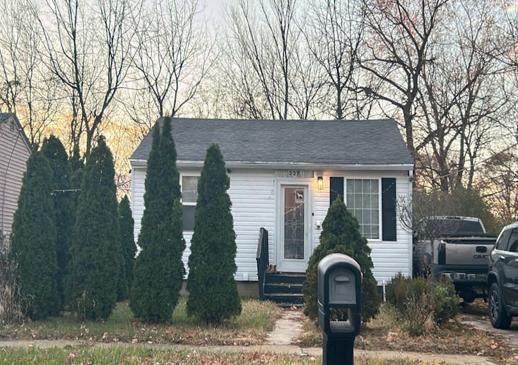 609 Trenton Avenue Rockford, IL 61102, Winnebago County