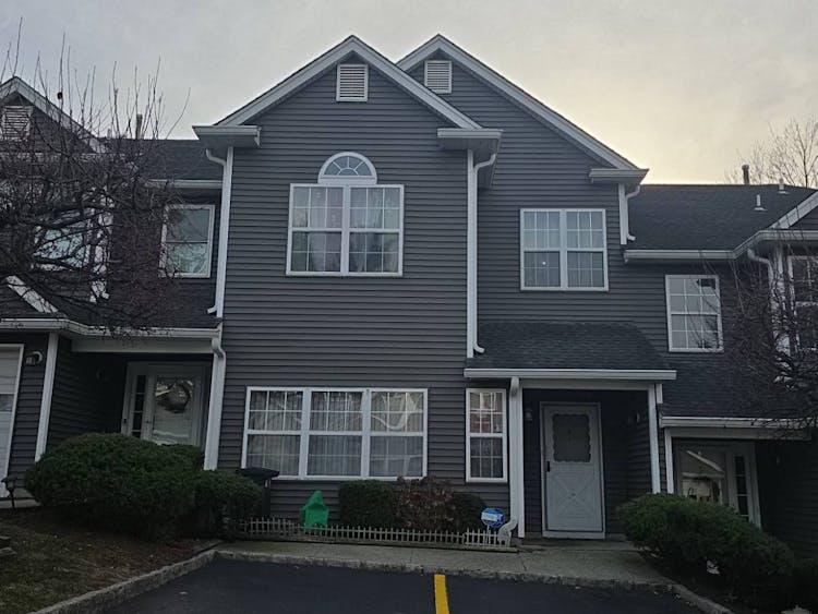 20 S Midland Ave R4 Kearny, NJ 07032, Hudson County