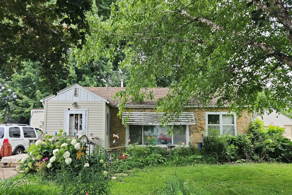 320 W Main St Blooming Prairie, MN 55917, Steele County