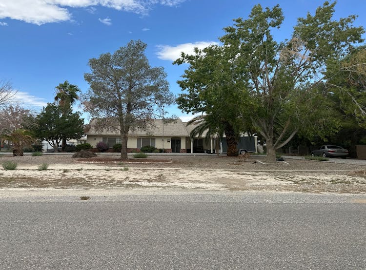 3330 S Rainbow Ave, Pahrump, NV, 89048, USA