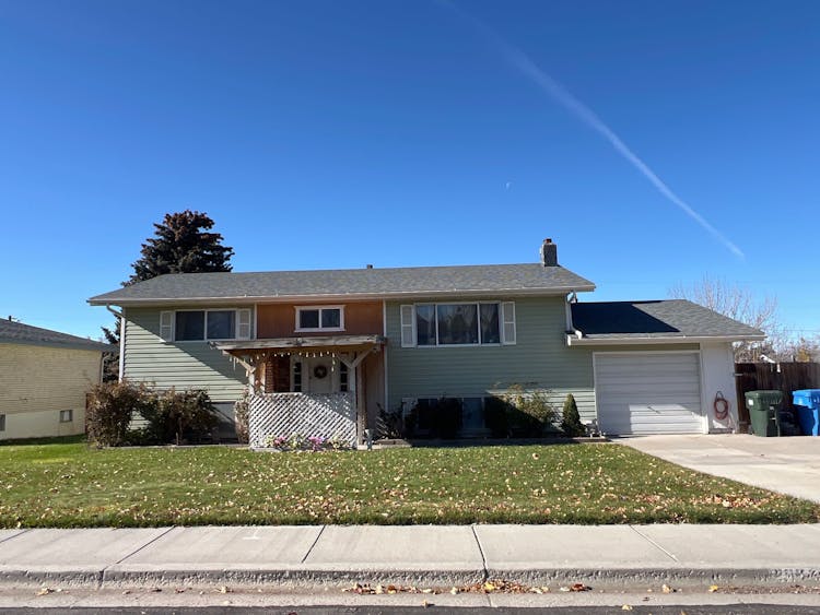 209 Appaloosa Ave Pocatello, ID 83201-2036, Bannock County