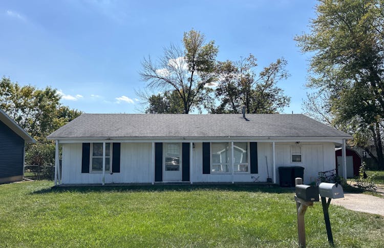 212 Southwest Cir Centralia, MO 65240, Boone County
