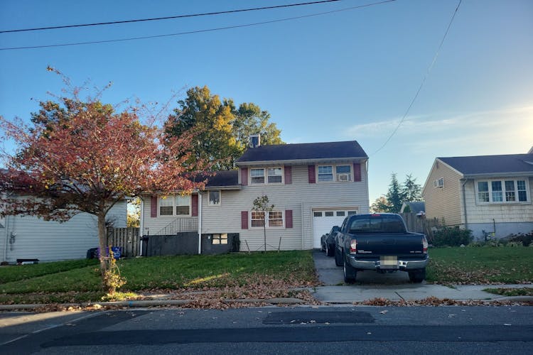 105 Coolidge Ave, Carteret, NJ, 07008, USA