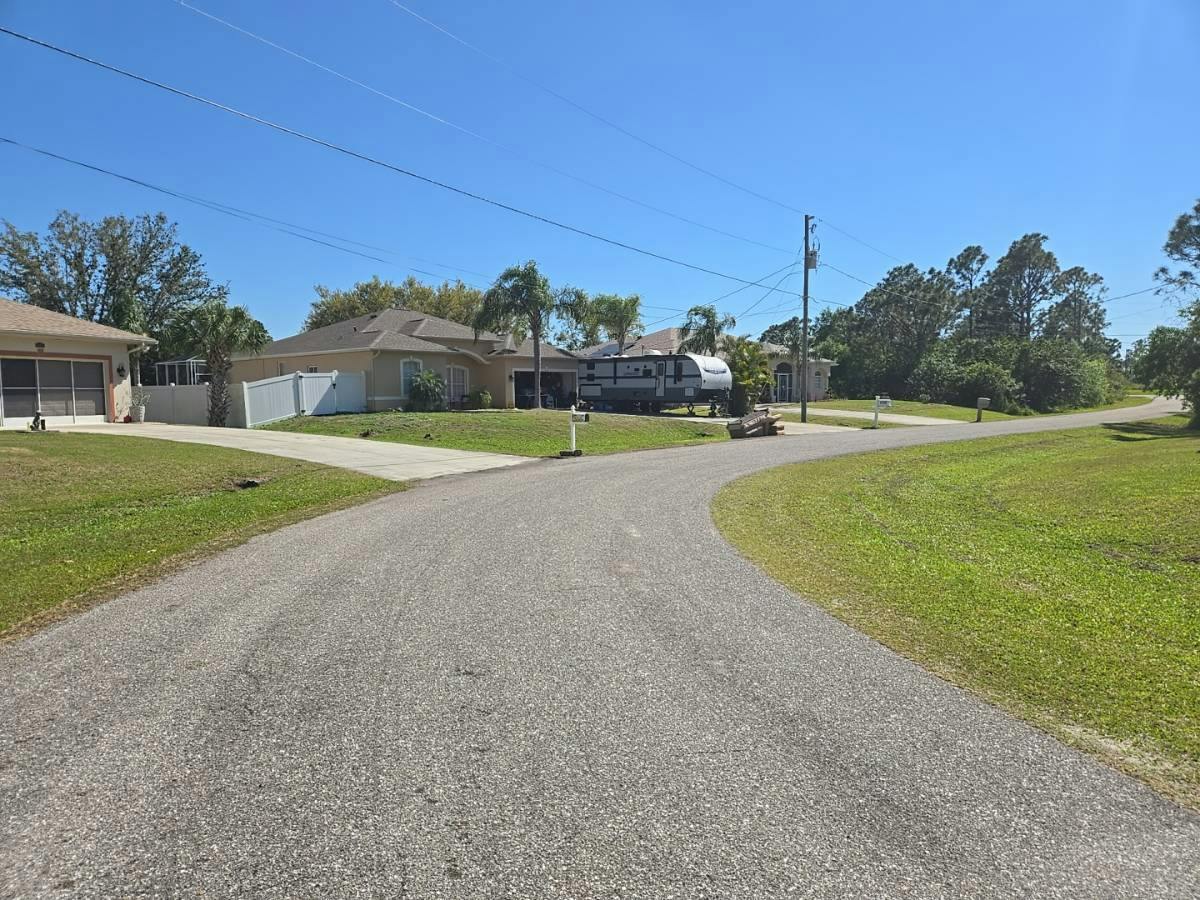 Taplin Ave, North Port, FL 34291