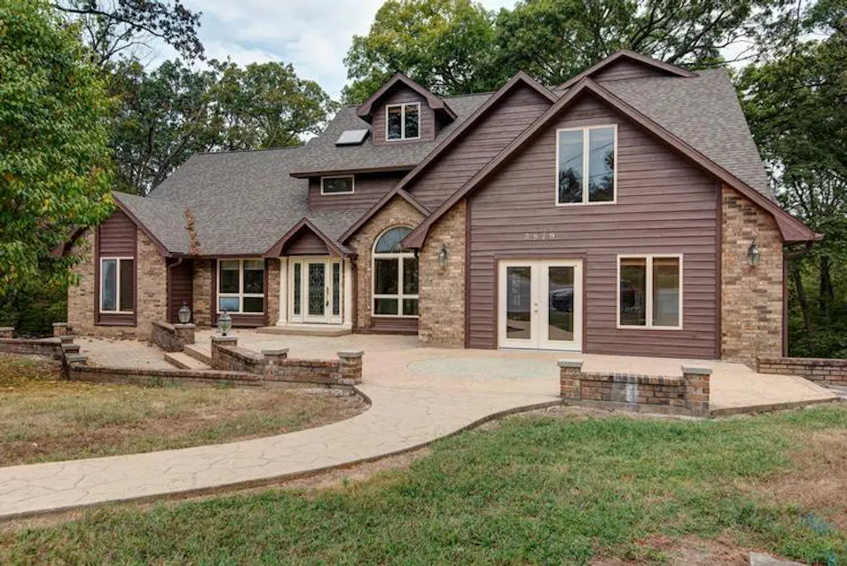 3879 N Williams Ct Springfield, MO 65803, Greene County