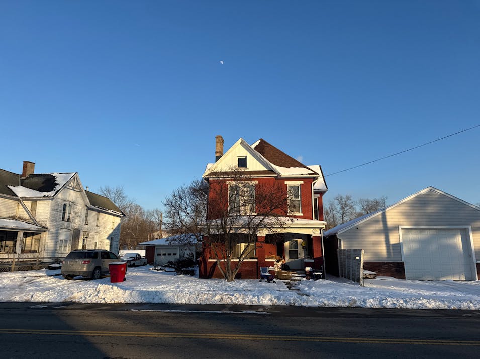 48 S Main St Roseville, OH 43777, Morgan County