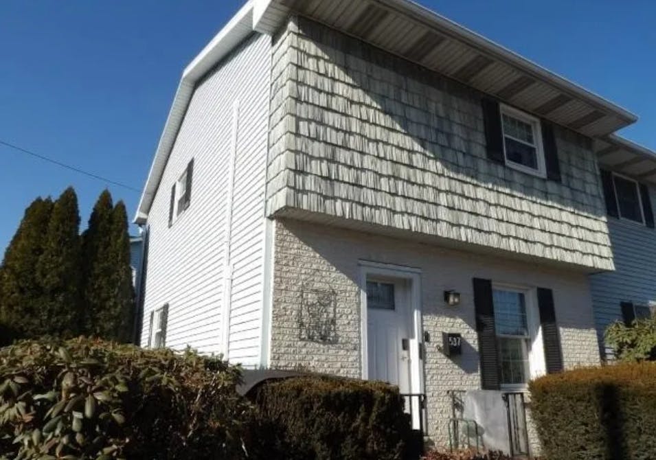 537 W Main St Plymouth, PA 18651, Luzerne County