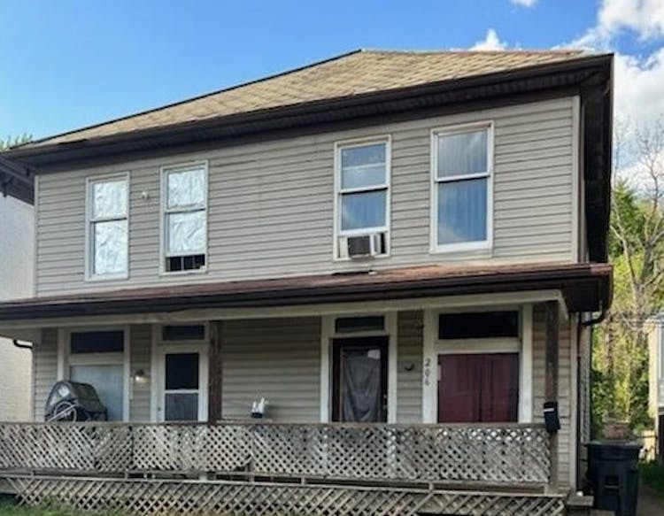 206 - 208 Washington St Nelsonville, OH 45764, Athens County