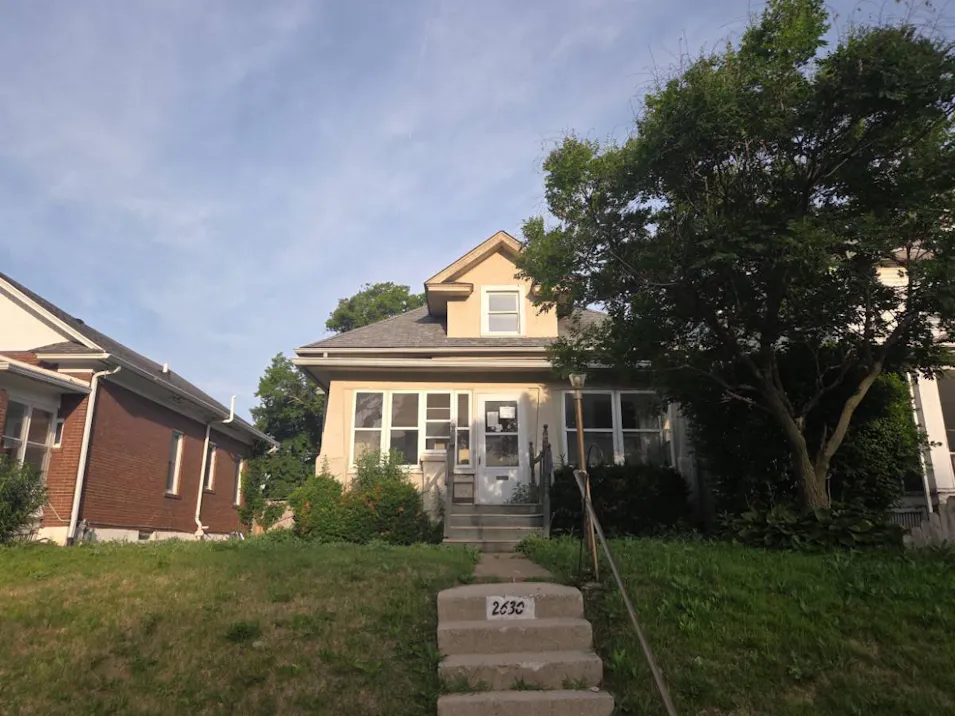 2630 Farnam St Davenport, IA 52803, Scott County