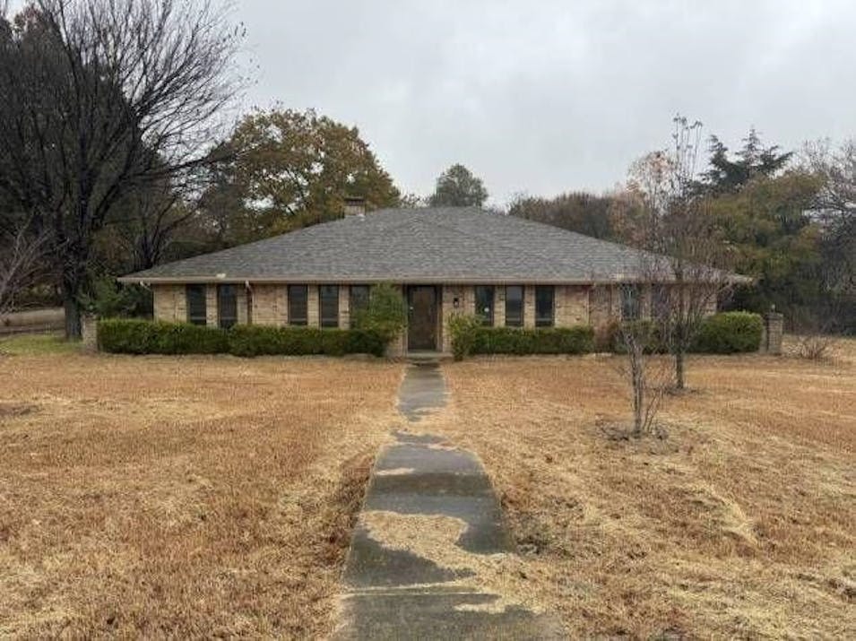 103 Red Bud Ct Oak Leaf, TX 75154, Dallas County