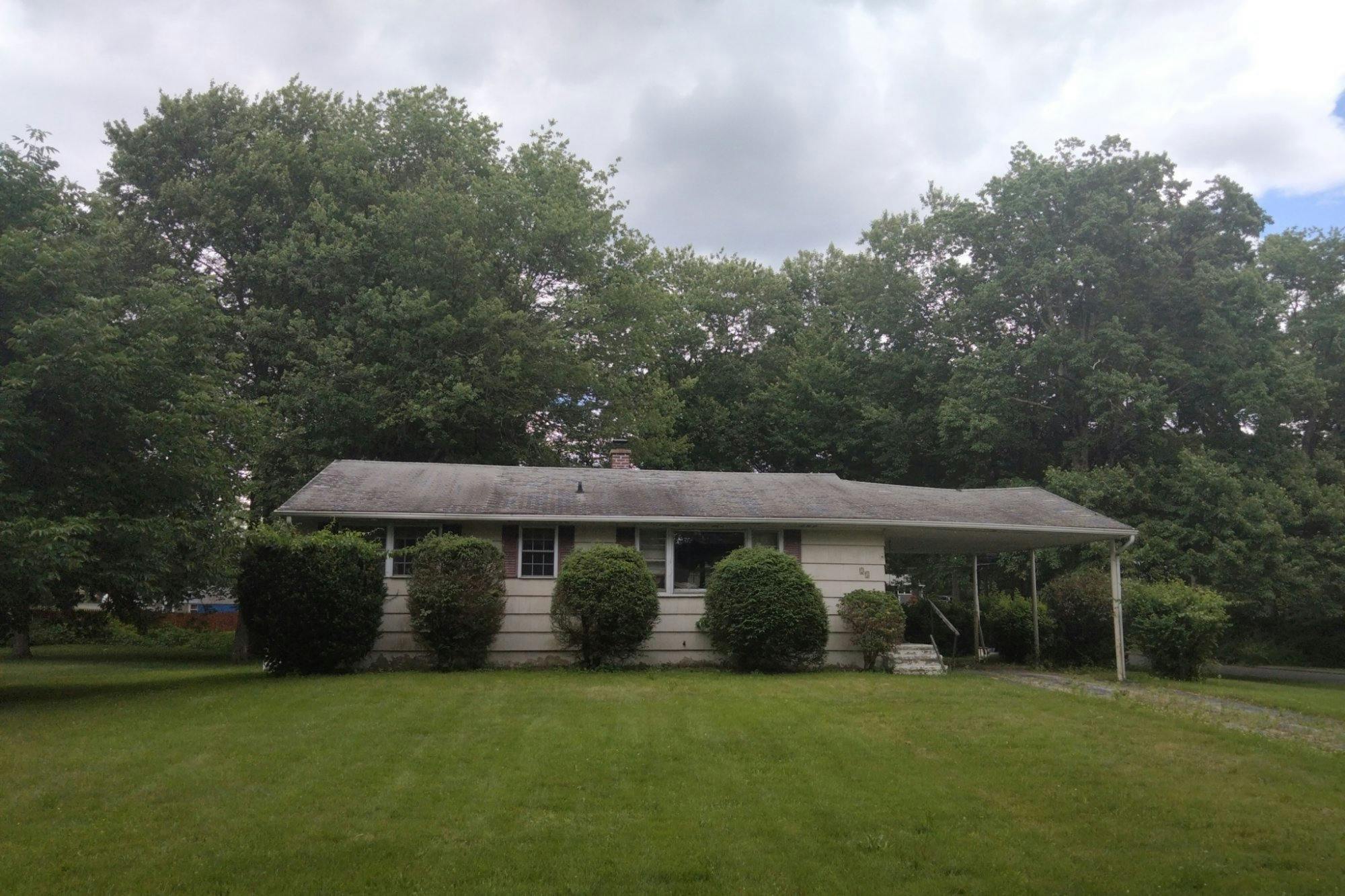 Jasmine Ln, Wolcott, CT 06716