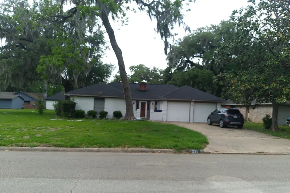 236 Freeman Blvd West Columbia, TX 77486, Brazoria County