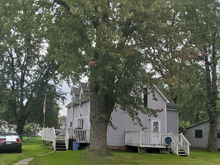 4428 Central St Columbiaville, MI 48421, Lapeer County