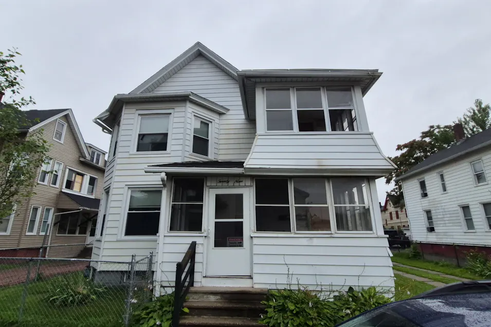 29 Marble St Springfield, MA 01105, Hampden County