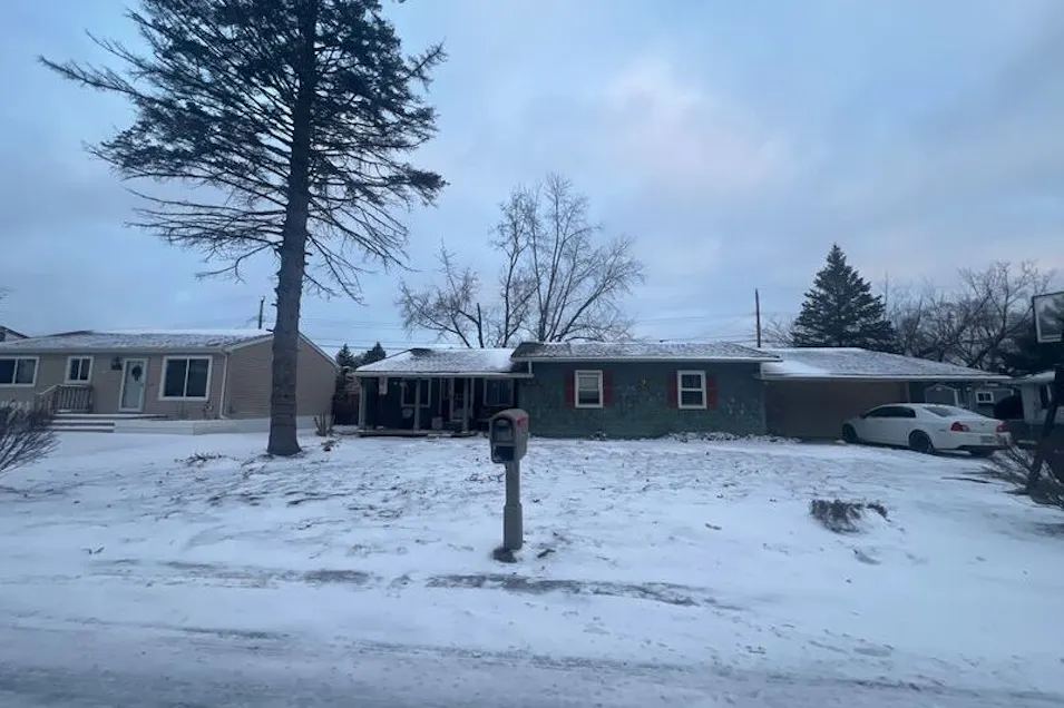 1612 Connecticut St Wolverine Lake, MI 48390, Oakland County