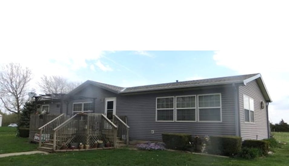 608 1st Street Glenvil, NE 68941, Adams County