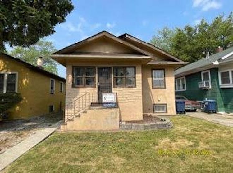 1906 S 17th Ave Maywood, IL, 60153, USA