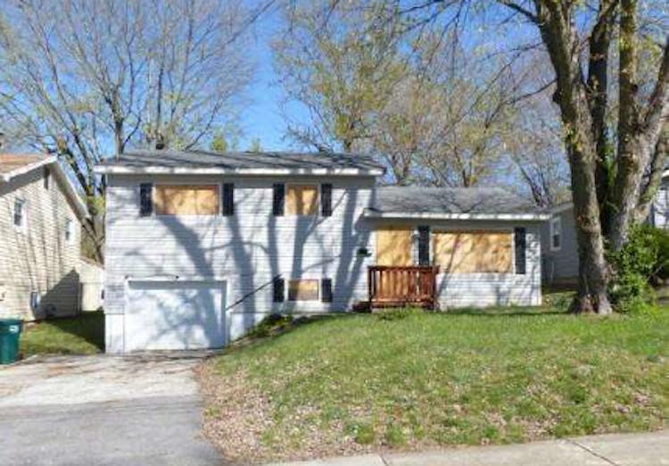 2074 N Albertha Ave Springfield, MO 65803, Greene County