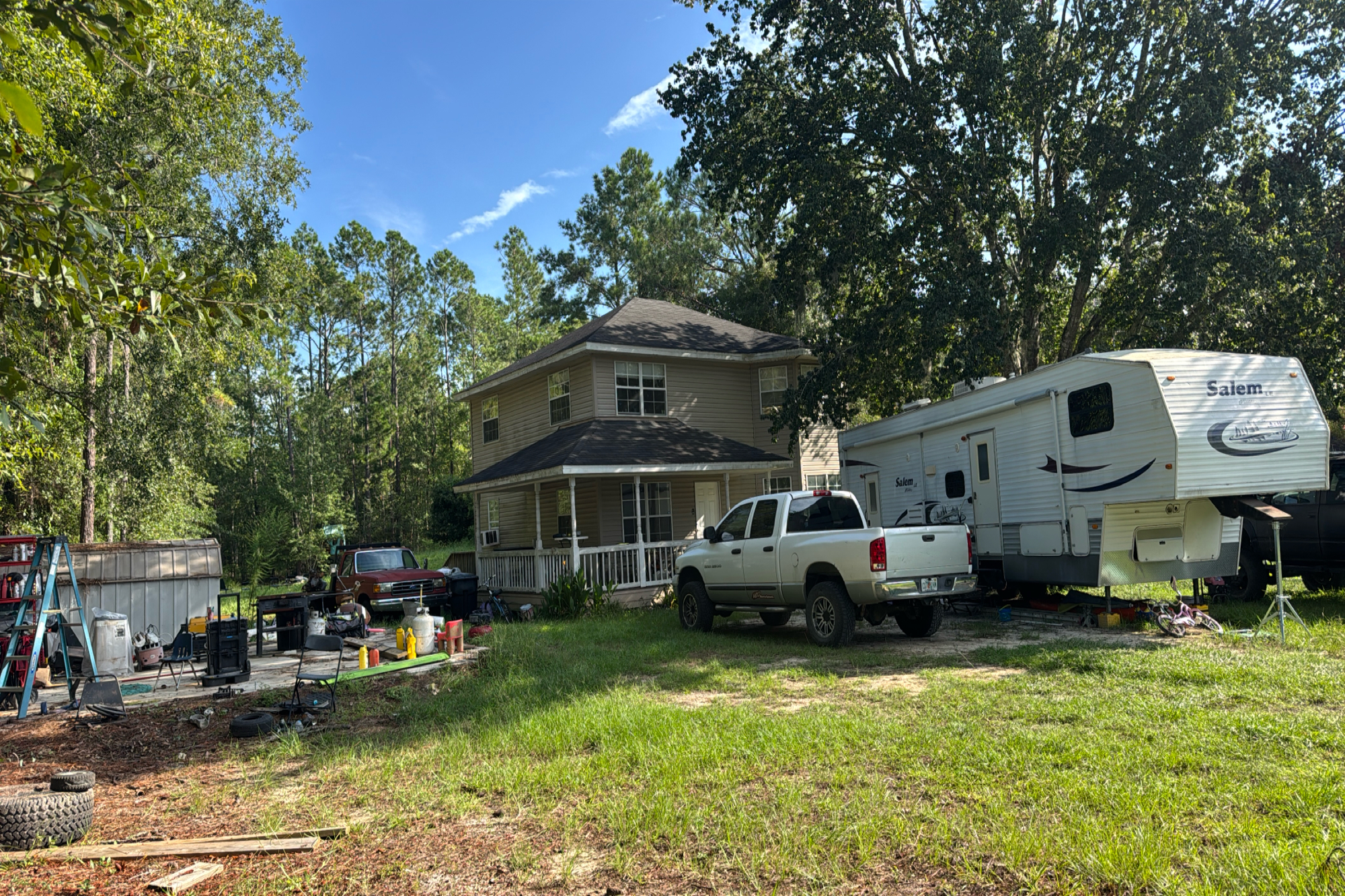 5519 Buzzie Lane photo 3