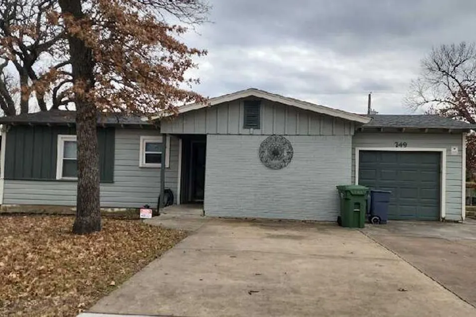 749 W Redbud Dr Hurst, TX 76053, Tarrant County