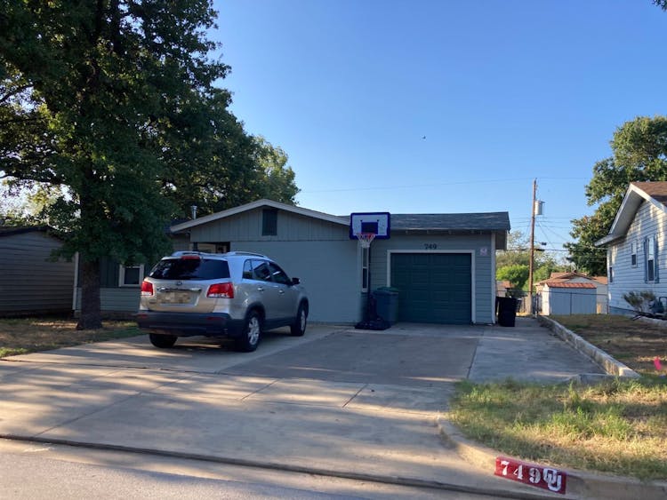 749 W Redbud Dr Hurst, TX 76053, Tarrant County