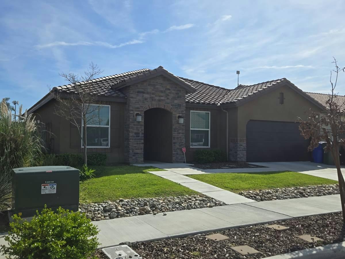 Strada St, Lemoore, CA 93245