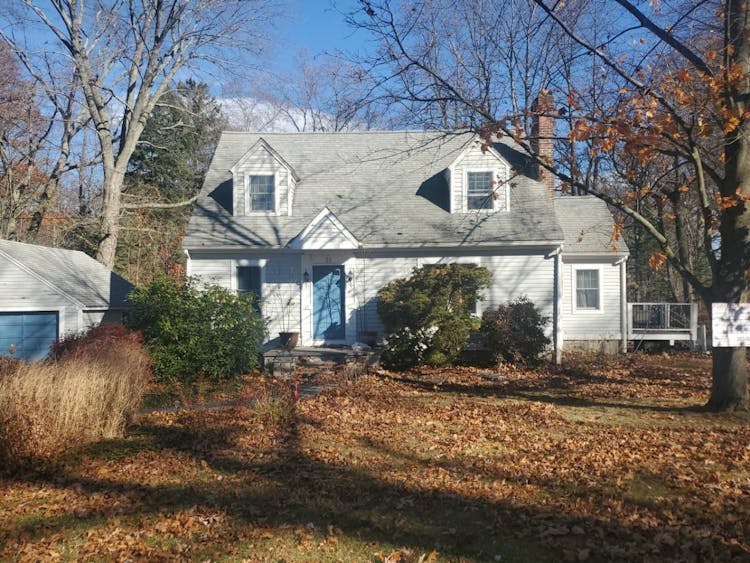 31 Cedarhurst Ln Milford, CT 06461, New Haven County