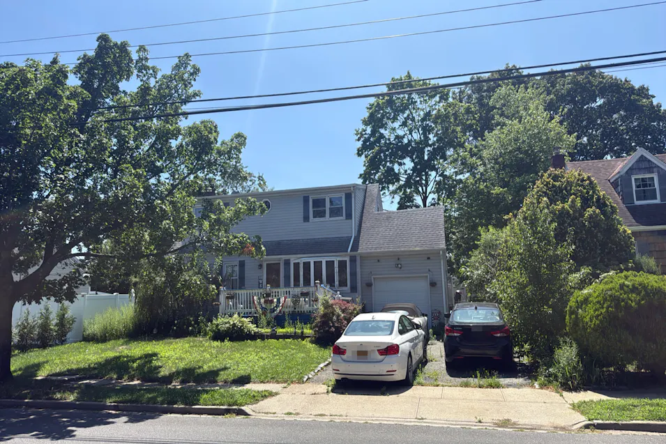 167 Block Blvd Massapequa Park, NY 11762, Nassau County