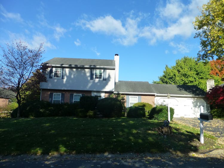 6080 Parkridge Drive East Petersburg, PA 17520, Lancaster County