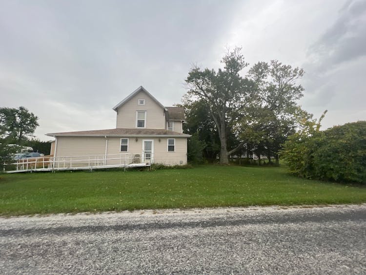 1077 East 1100 North Roanoke, IN 46783, Huntington County